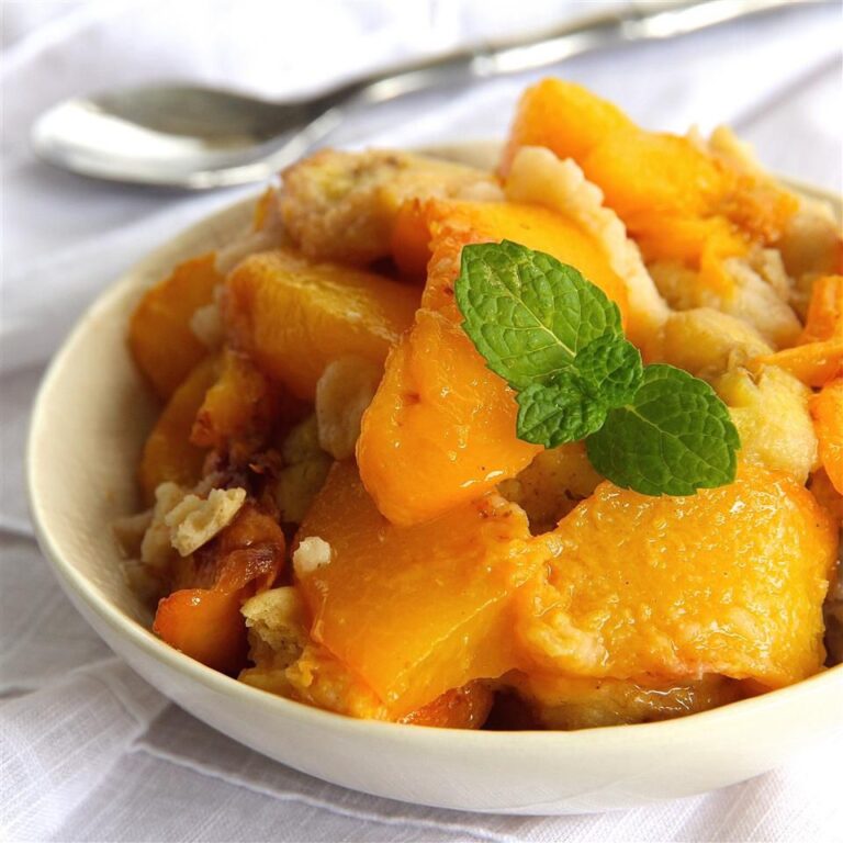 Sugar-Free Cobbler: Easy Peach and Banana Recipe