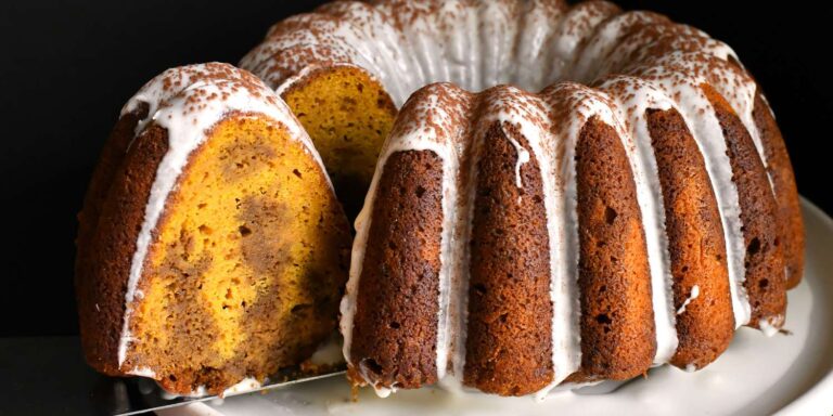 Pumpkin Tiramisu Bundt Cake RecipeIrresistibly Delicious Pumpkin Tiramisu Bundt Cake: A Fall-Inspired Sweet Indulgence