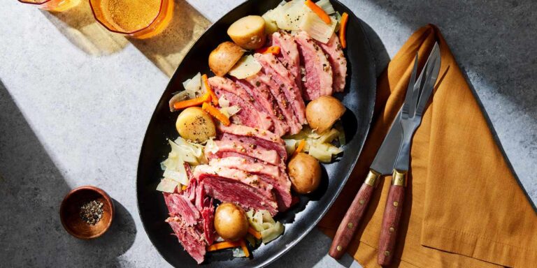 Slow Cooker Recipes: Corned Beef and Cabbage Delight