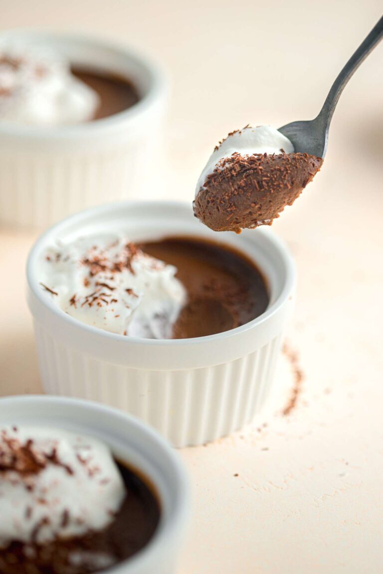 Irresistible Chocolate Pots de Crème: Indulge in Decadent Creamy Delights