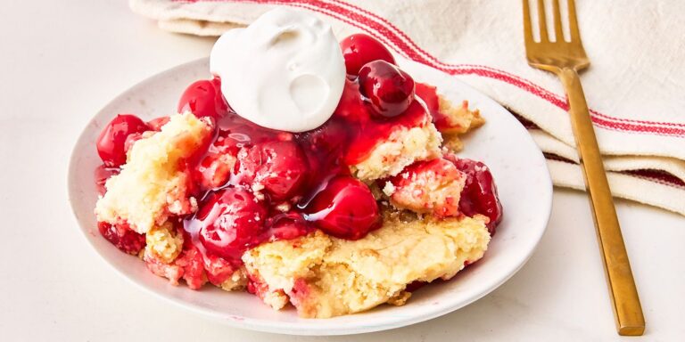 Cherry Cheesecake Dump Cake RecipeIrresistible Cherry Cheesecake Dump Cake: Effortless Dessert Delight!