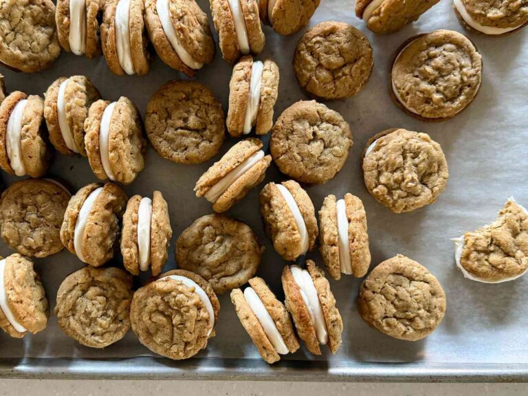 Tiny Oatmeal Cream Pies Recipe »Deliciously Irresistible Tiny Oatmeal Cream Pies: A Sweet Bite of Comfort and Joy »