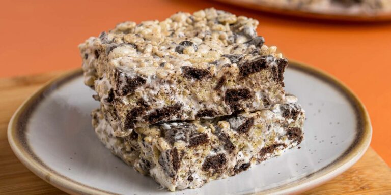 Cookies and Cream Rice Krispie Treats RecipeIndulge in Irresistible Cookies and Cream Rice Krispie Treats: A Decadent Twist on a Beloved Classic!